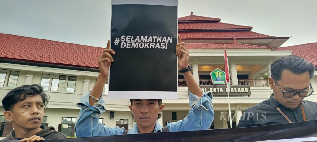 Demokrasi Nirkritik Bukan Demokrasi